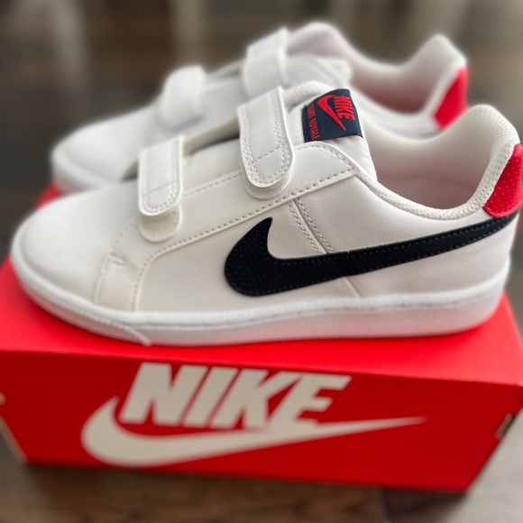 Nike Sneakers size 3 Youth Court Royals - Picture 1 of 4